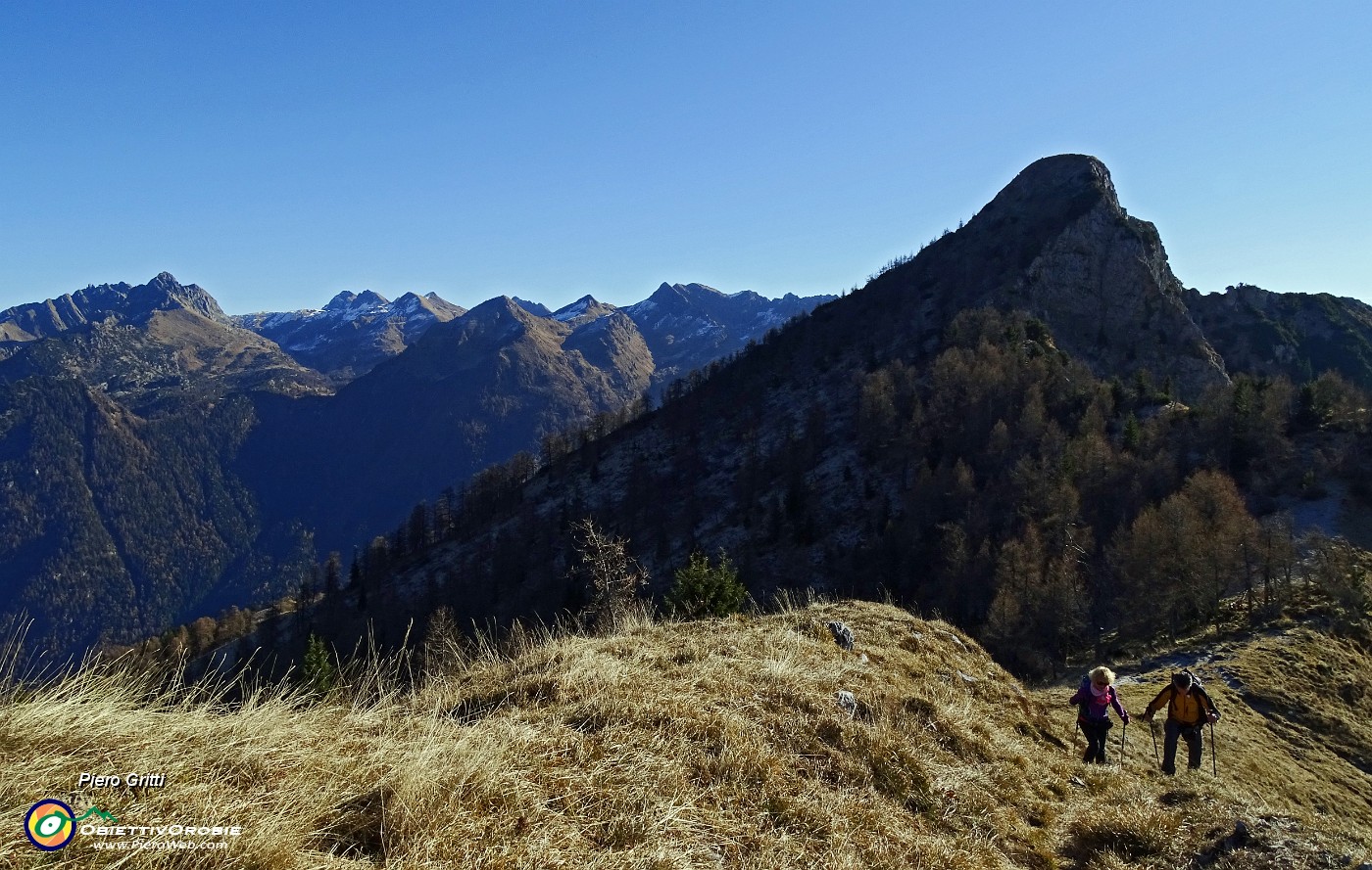 31 Dal Passo di Monte Colle prendiamo la traccia per il Monte Secco.JPG -                                